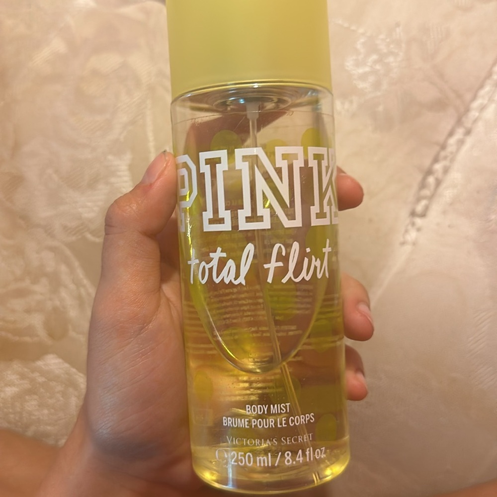 Pink Total Flirt Body Mist